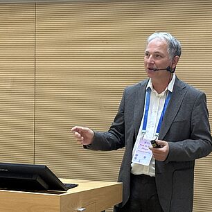 Prof. Dr. Paul Pfluger spricht auf den Interdisziplinären Adipositastagen München 2025
